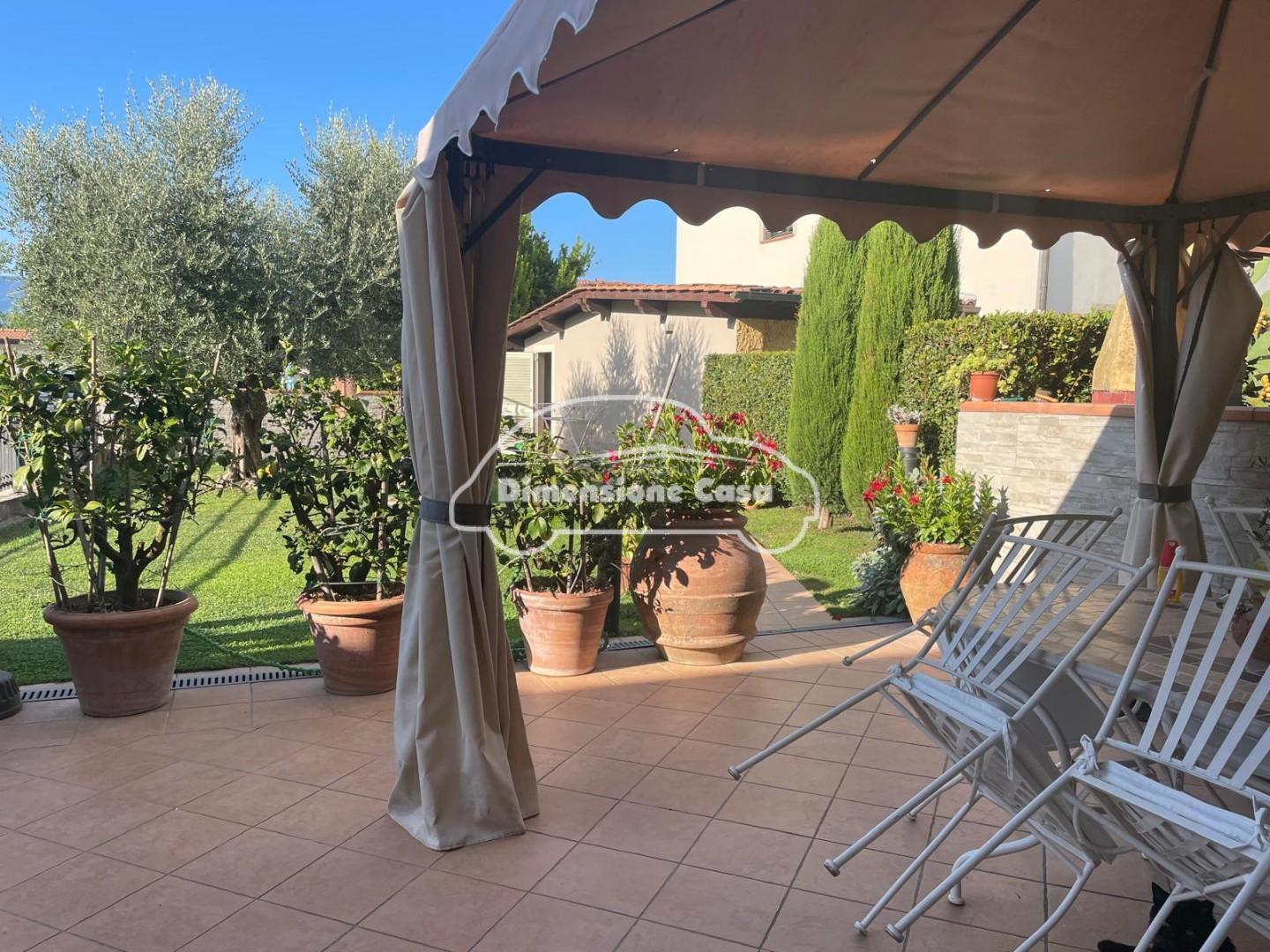Casa indipendente con giardino, Capannori tassignano