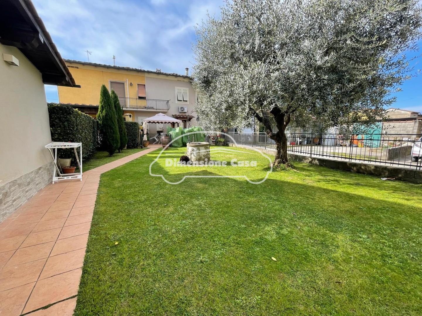 Casa indipendente con giardino, Capannori tassignano