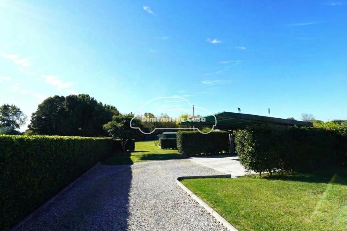Villa Bifamiliare con giardino, Lucca santissima annunziata