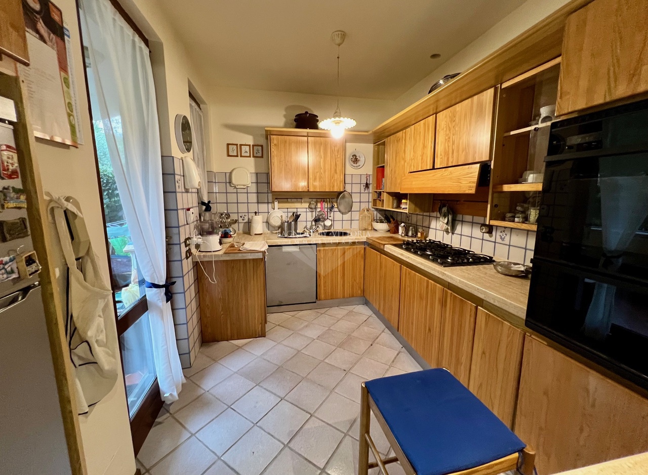 Villa con giardino a Pietrasanta