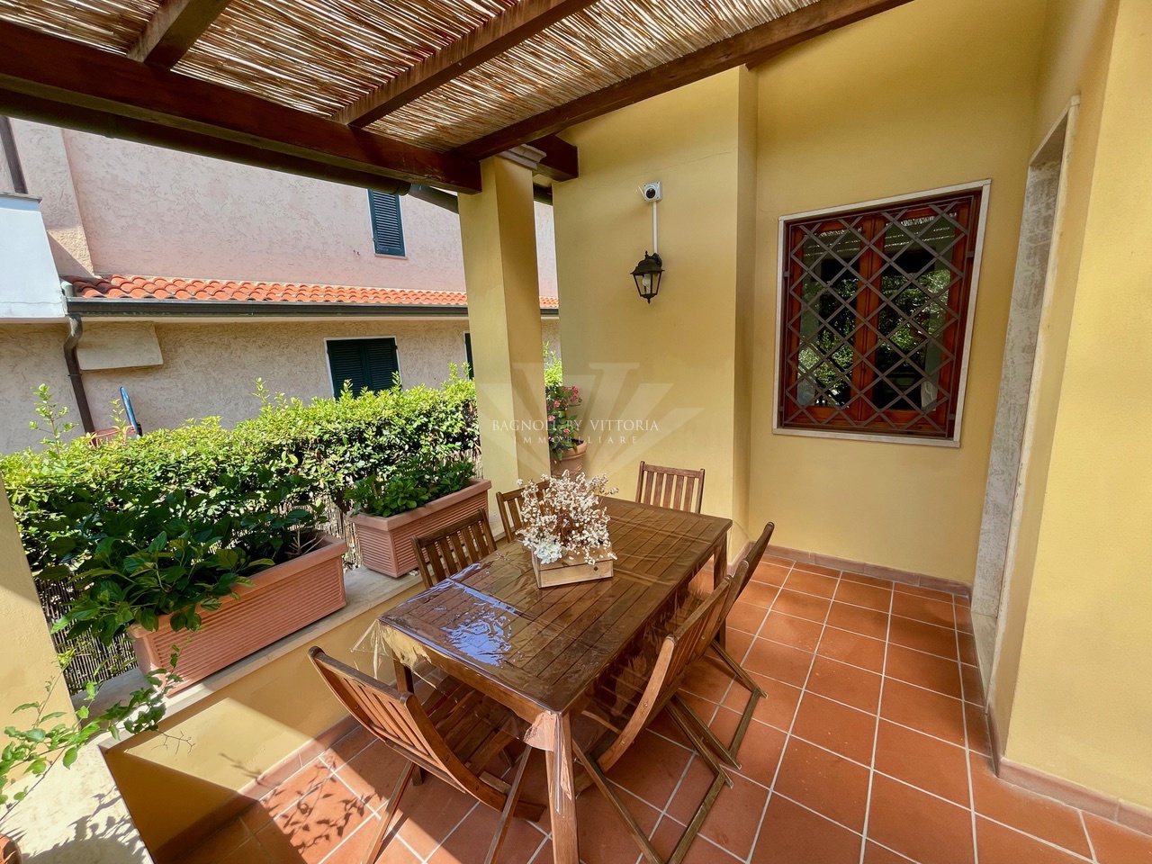 Villa con giardino a Pietrasanta