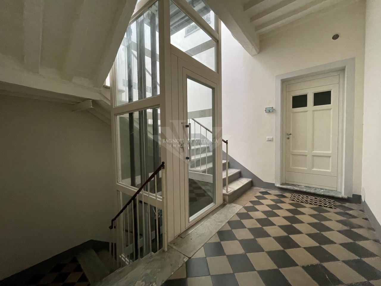 Trilocale arredato in affitto a Pietrasanta