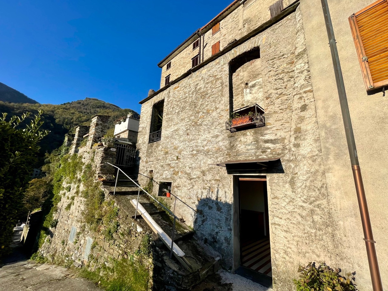 Casa indipendente in vendita in via strada comunale cardoso volegno pruno, Stazzema