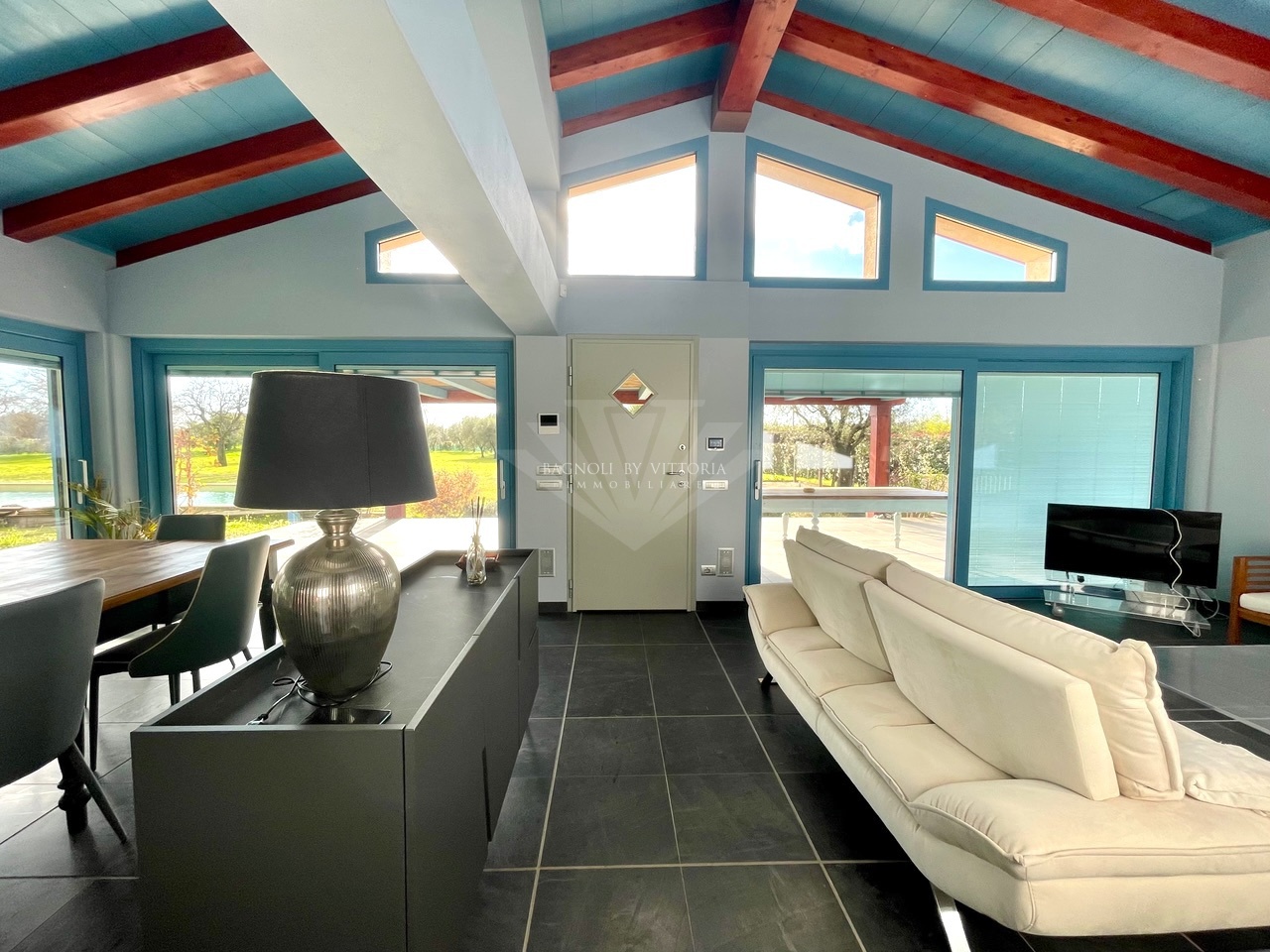 Villa arredata in affitto a Pietrasanta