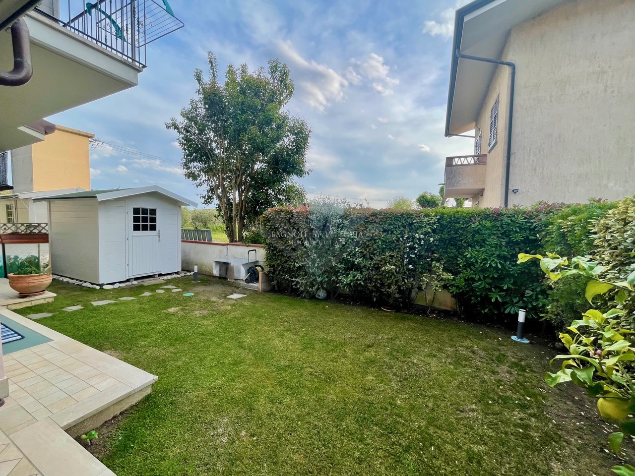 Villa con giardino in via don eugenio benedetti, Camaiore