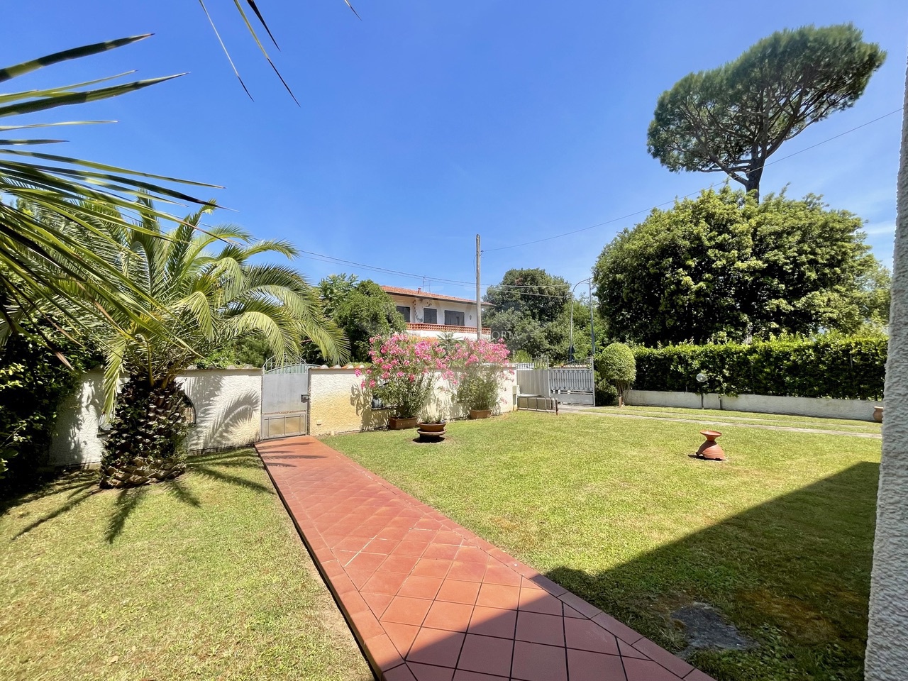 Villa arredata in affitto in via ricasoli, Pietrasanta