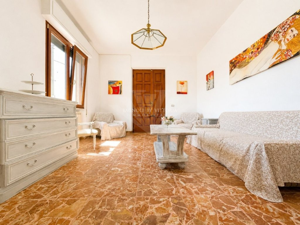 Villa con giardino a Pietrasanta