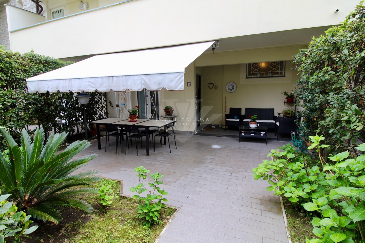 Casa vacanza in vendita in via giacomo leopardi, Pietrasanta