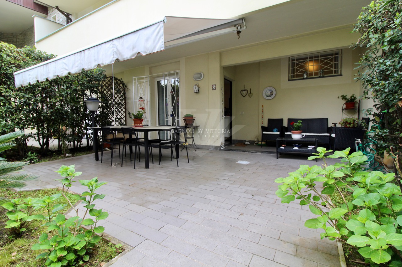 Casa vacanza in vendita in via giacomo leopardi, Pietrasanta