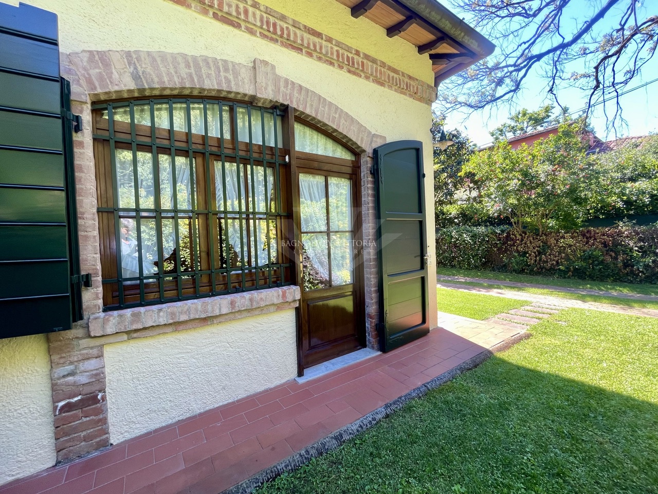 Villa arredata in affitto a Pietrasanta