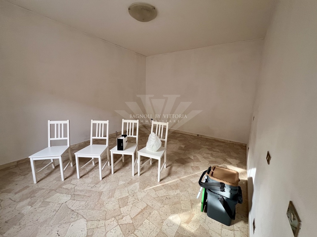 Appartamento con giardino in via andreotti, Pietrasanta