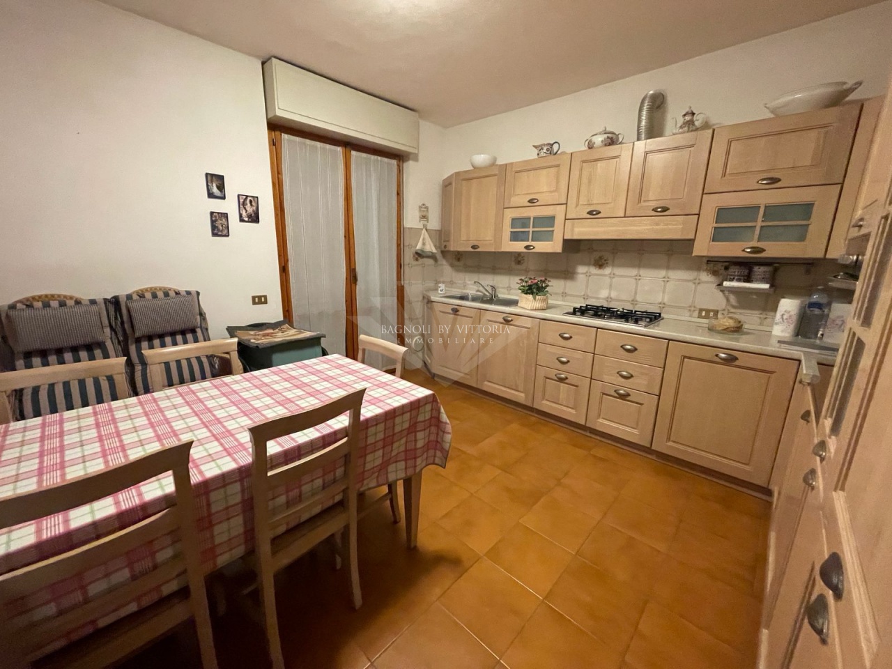 Villa con giardino in via tonfano, Pietrasanta