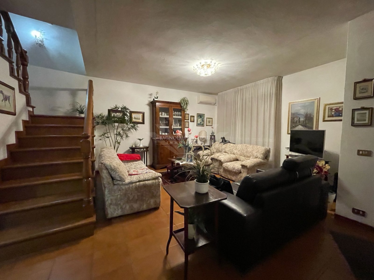 Villa con giardino in via tonfano, Pietrasanta