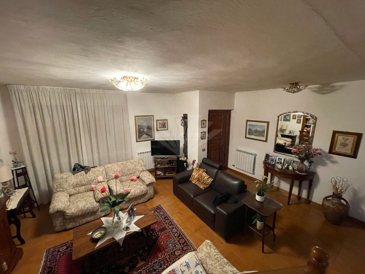 Villa con giardino in via tonfano, Pietrasanta