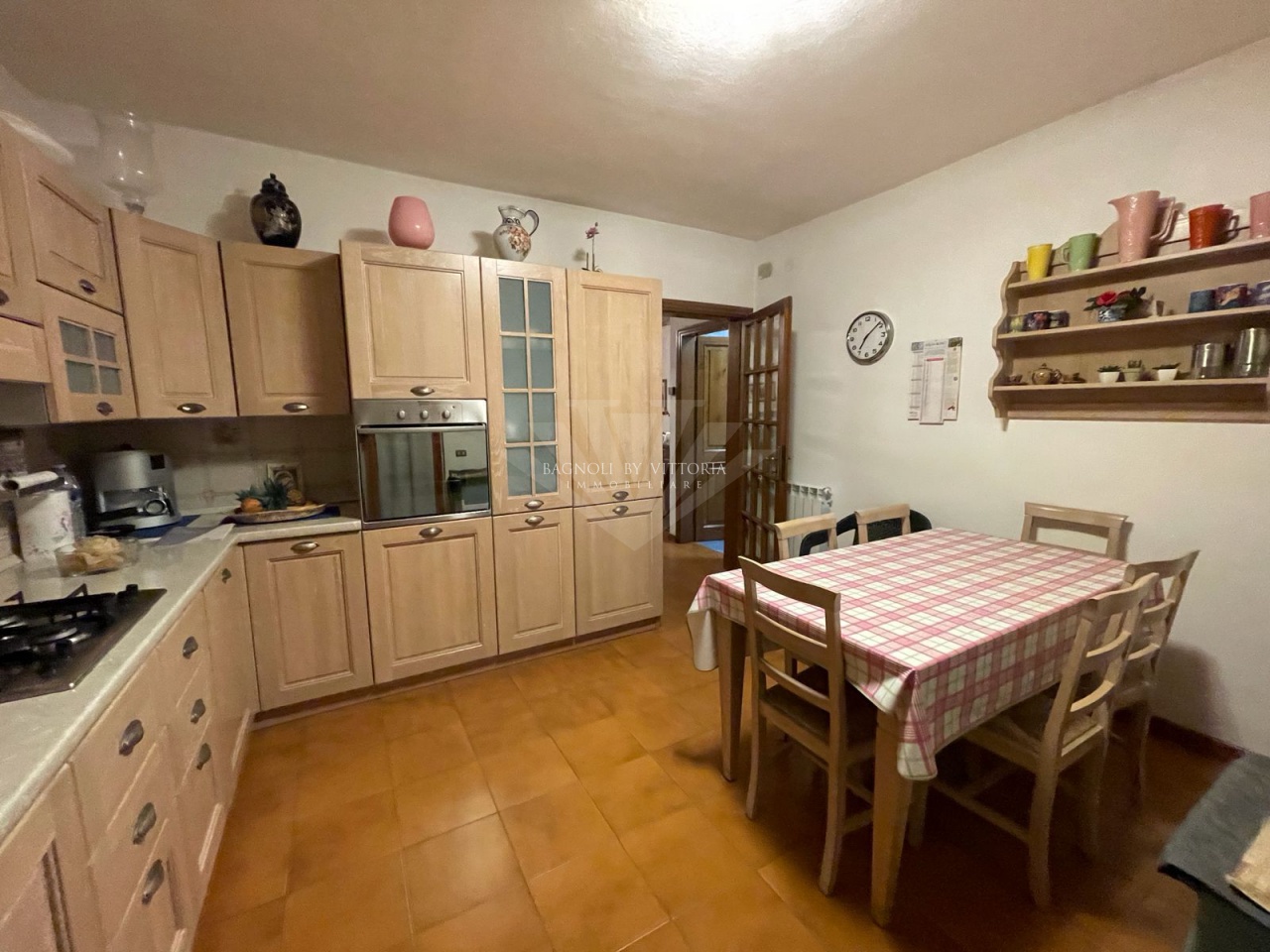 Villa con giardino in via tonfano, Pietrasanta