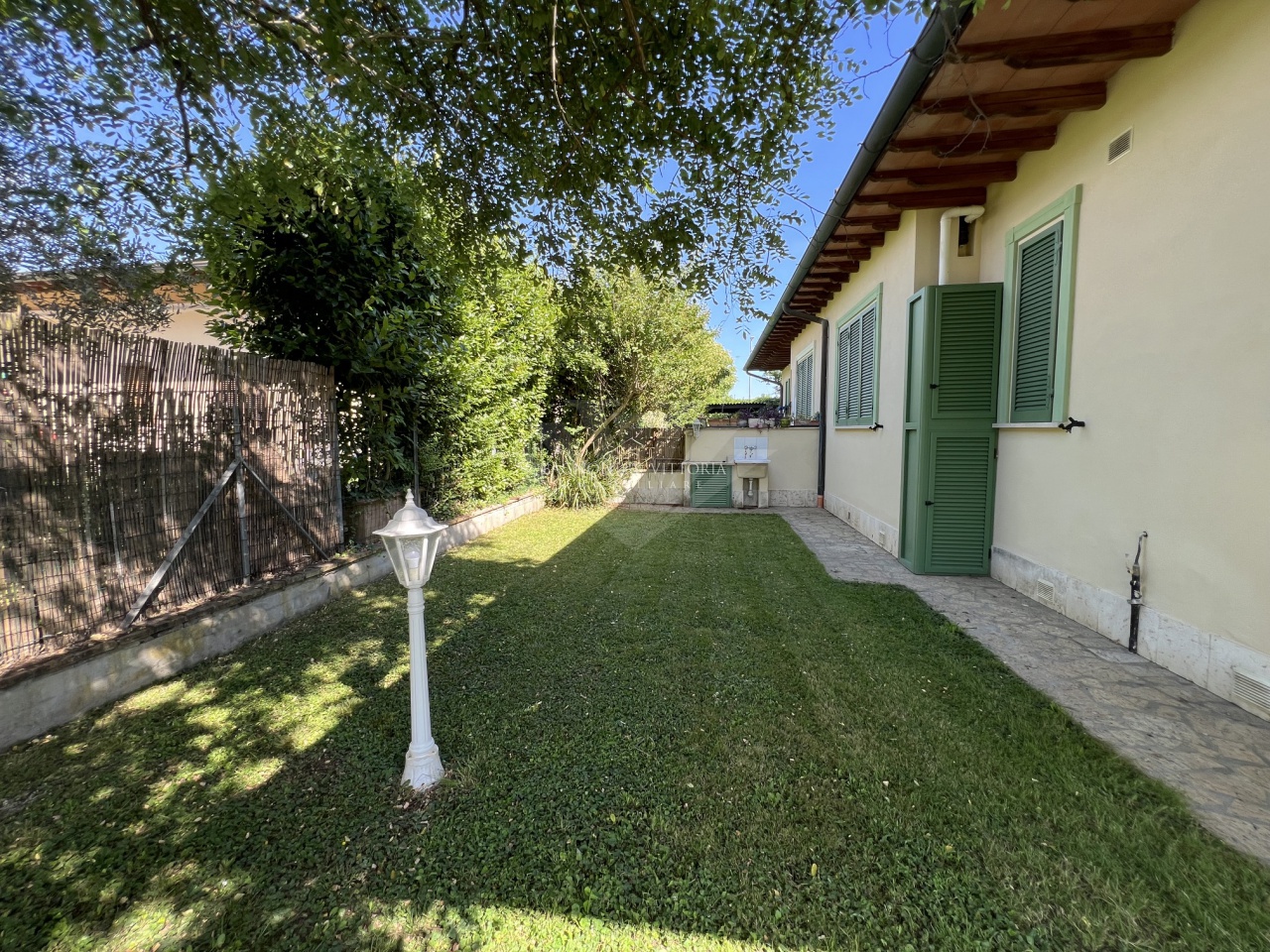 Villa arredata in affitto a Pietrasanta