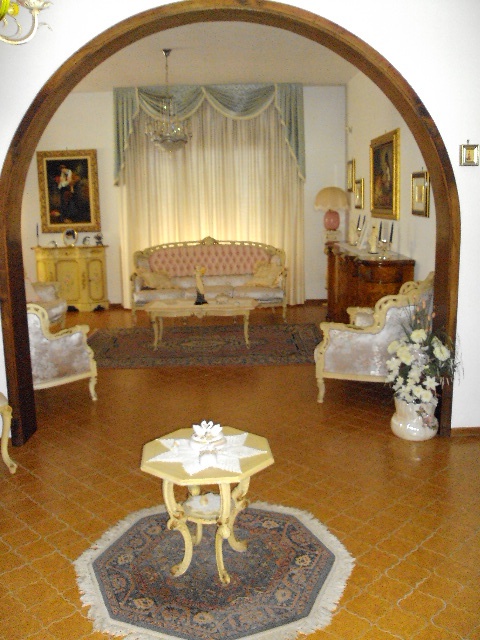 Villa con giardino a Campiglia Marittima