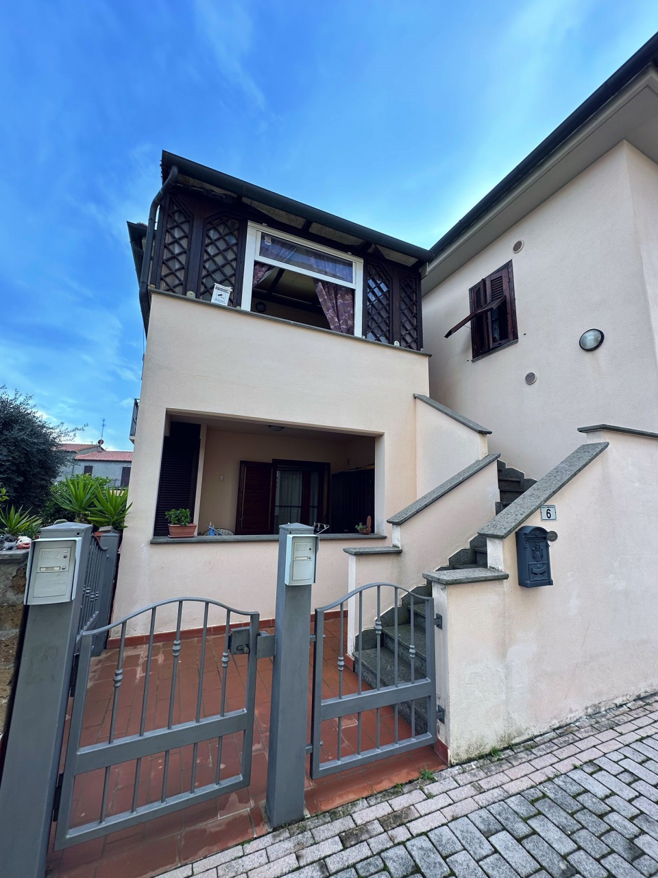 Casa indipendente con giardino a Campiglia Marittima