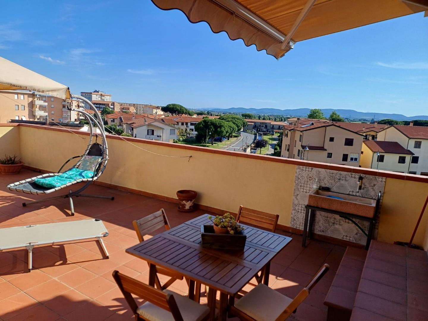 Attico con terrazzo, Campiglia Marittima venturina