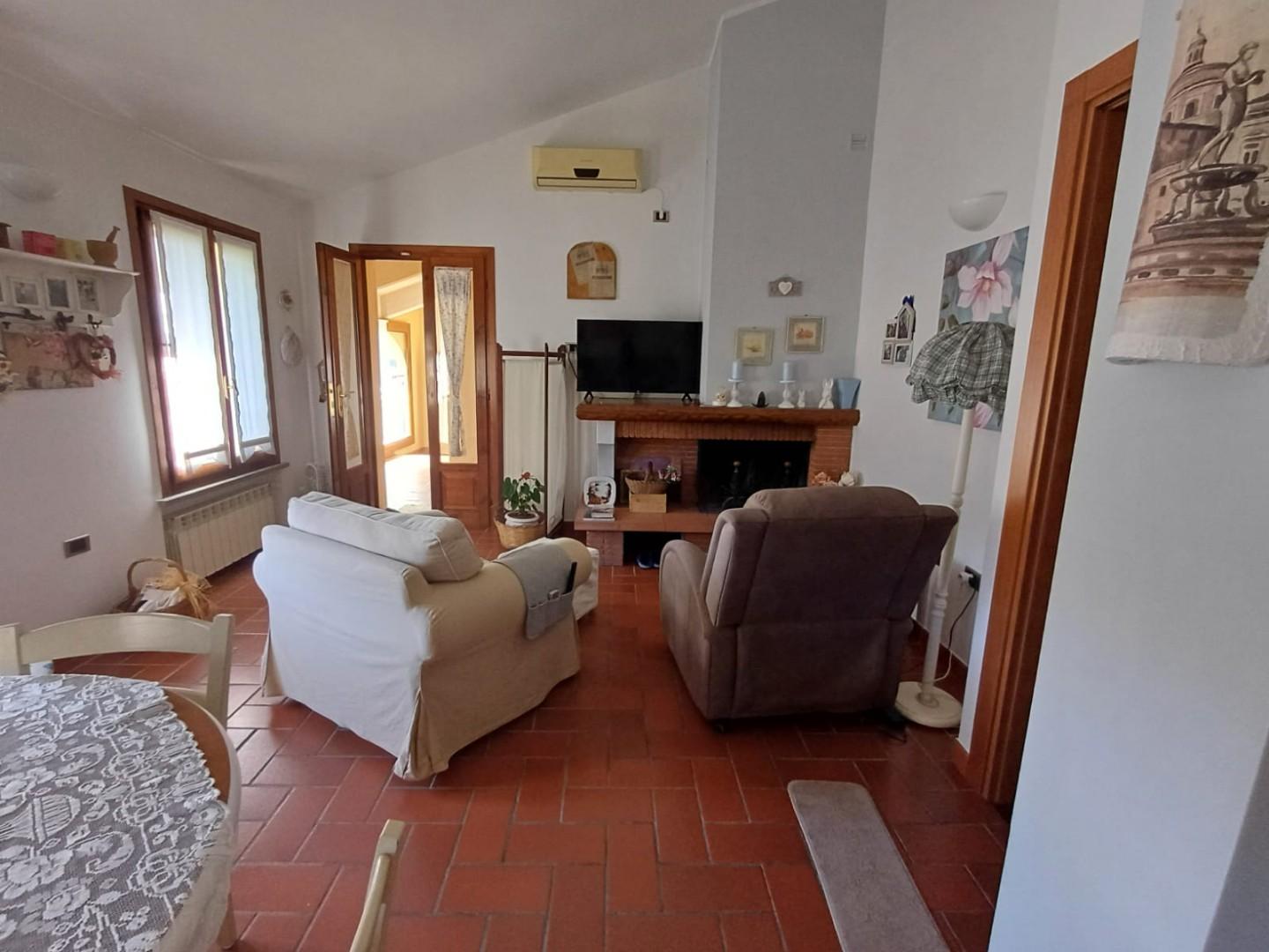 Attico con terrazzo, Campiglia Marittima venturina