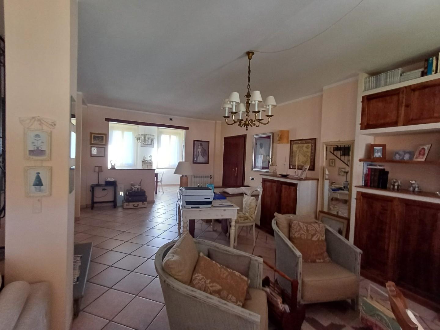 Attico con terrazzo, Campiglia Marittima venturina