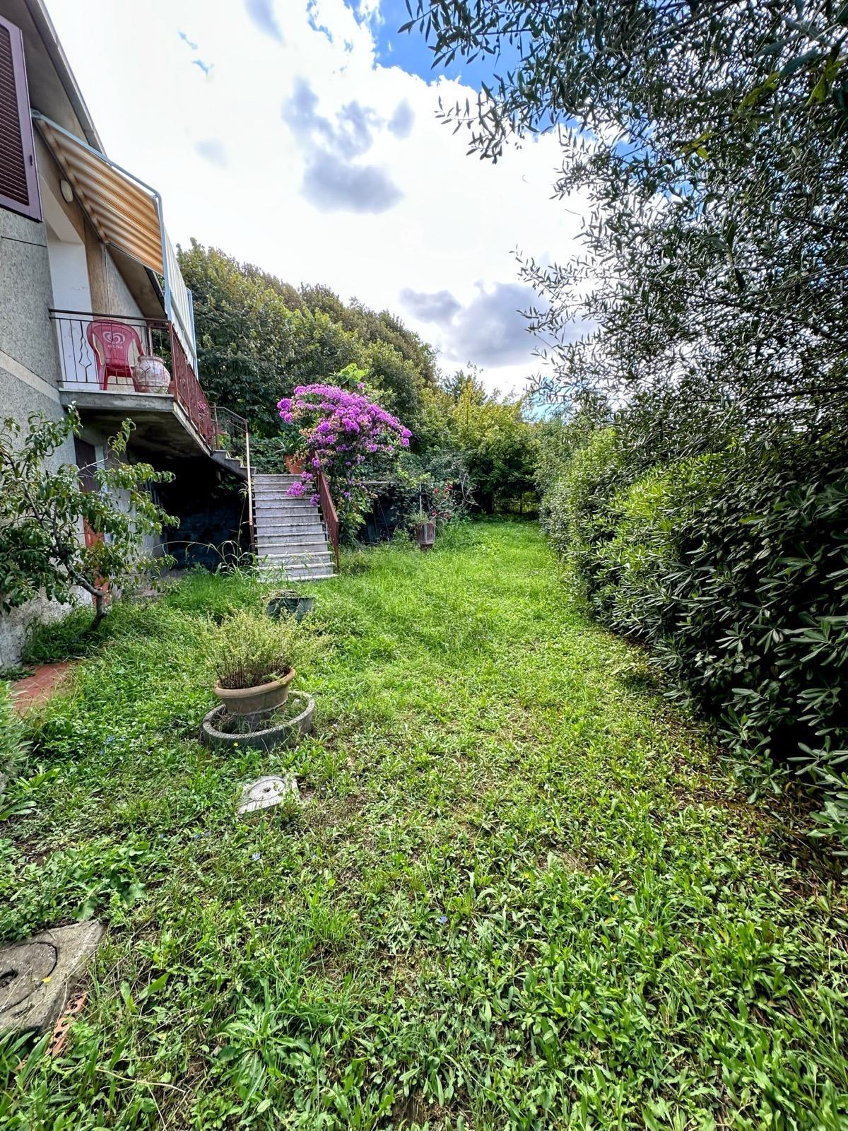 Villa con giardino a Castagneto Carducci