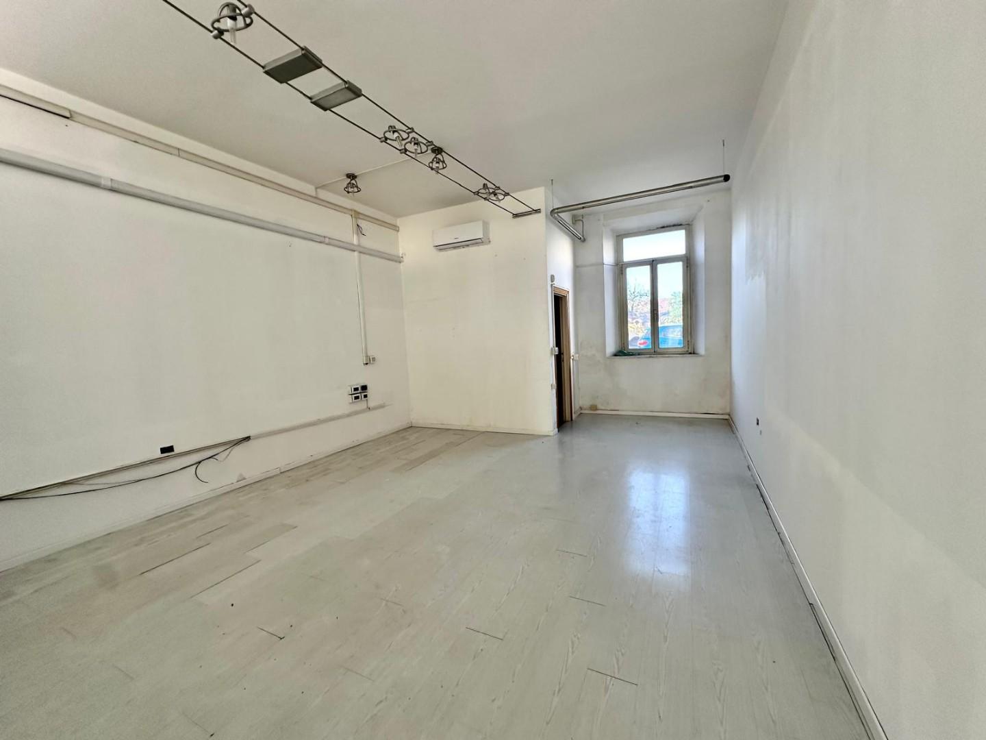 Locale commerciale in affitto, Campiglia Marittima venturina