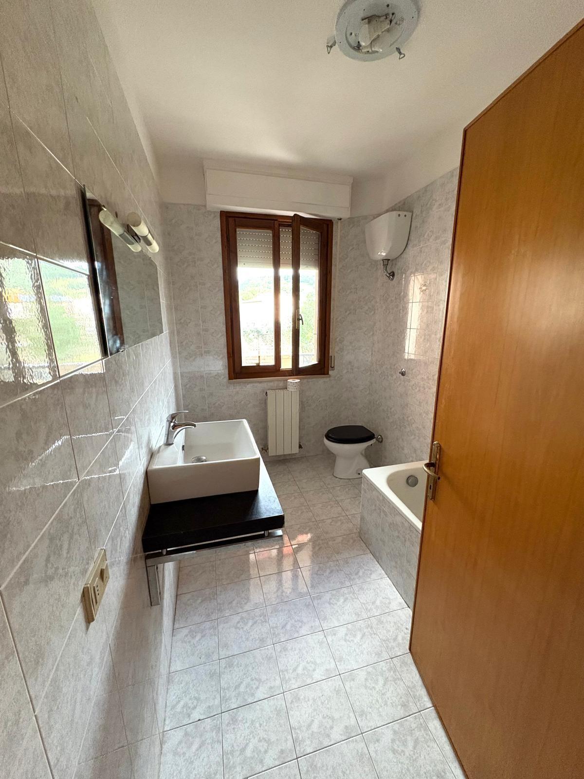 Bilocale con terrazzo, Campiglia Marittima venturina