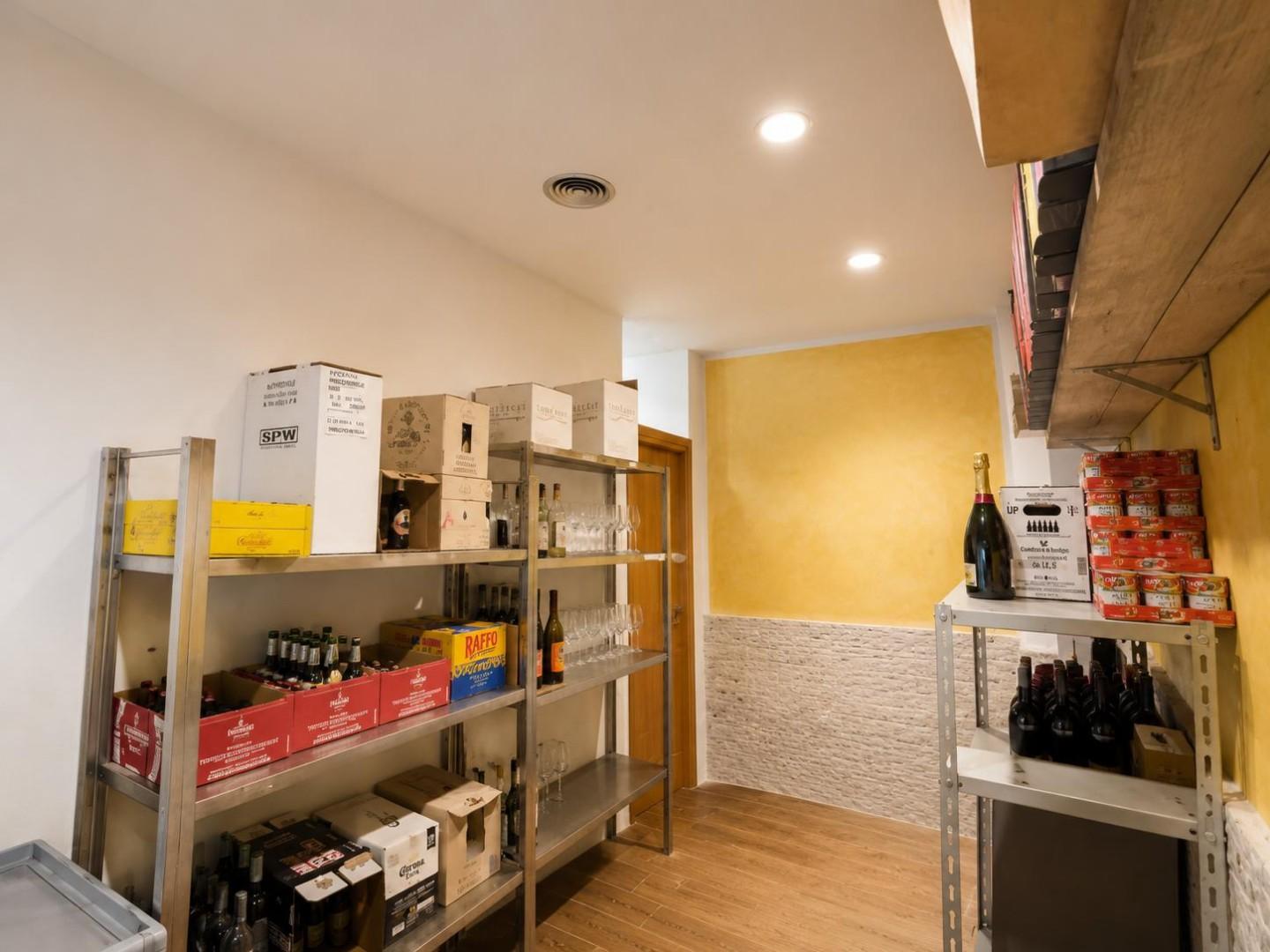 Locale commerciale in vendita, Campiglia Marittima venturina terme