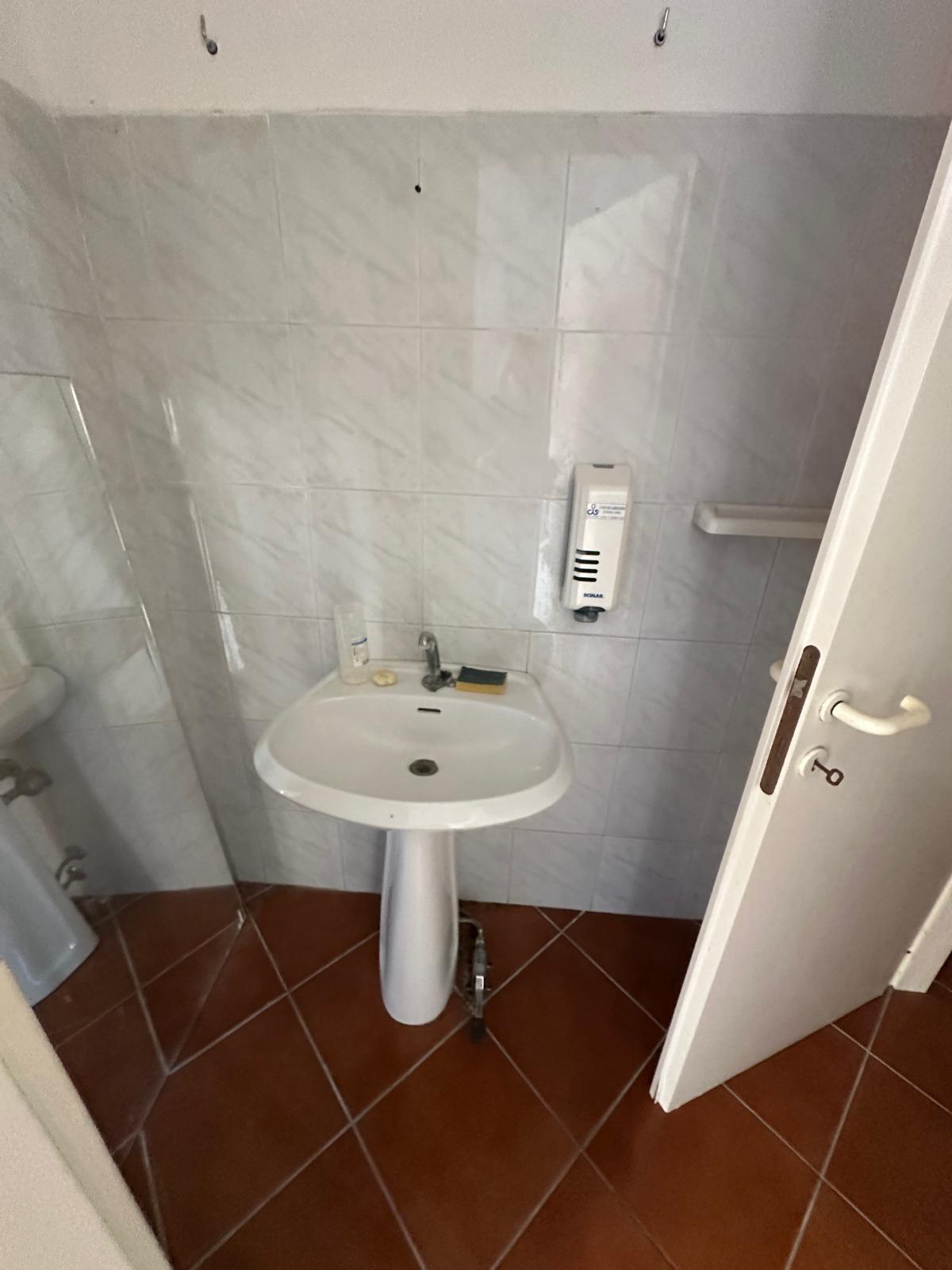 Locale commerciale in affitto, Campiglia Marittima venturina terme