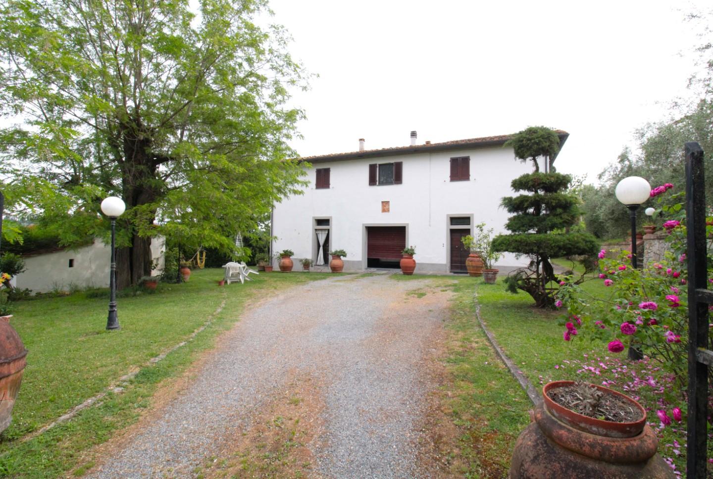 Villa Quadrifamiliari con giardino, Peccioli ghizzano