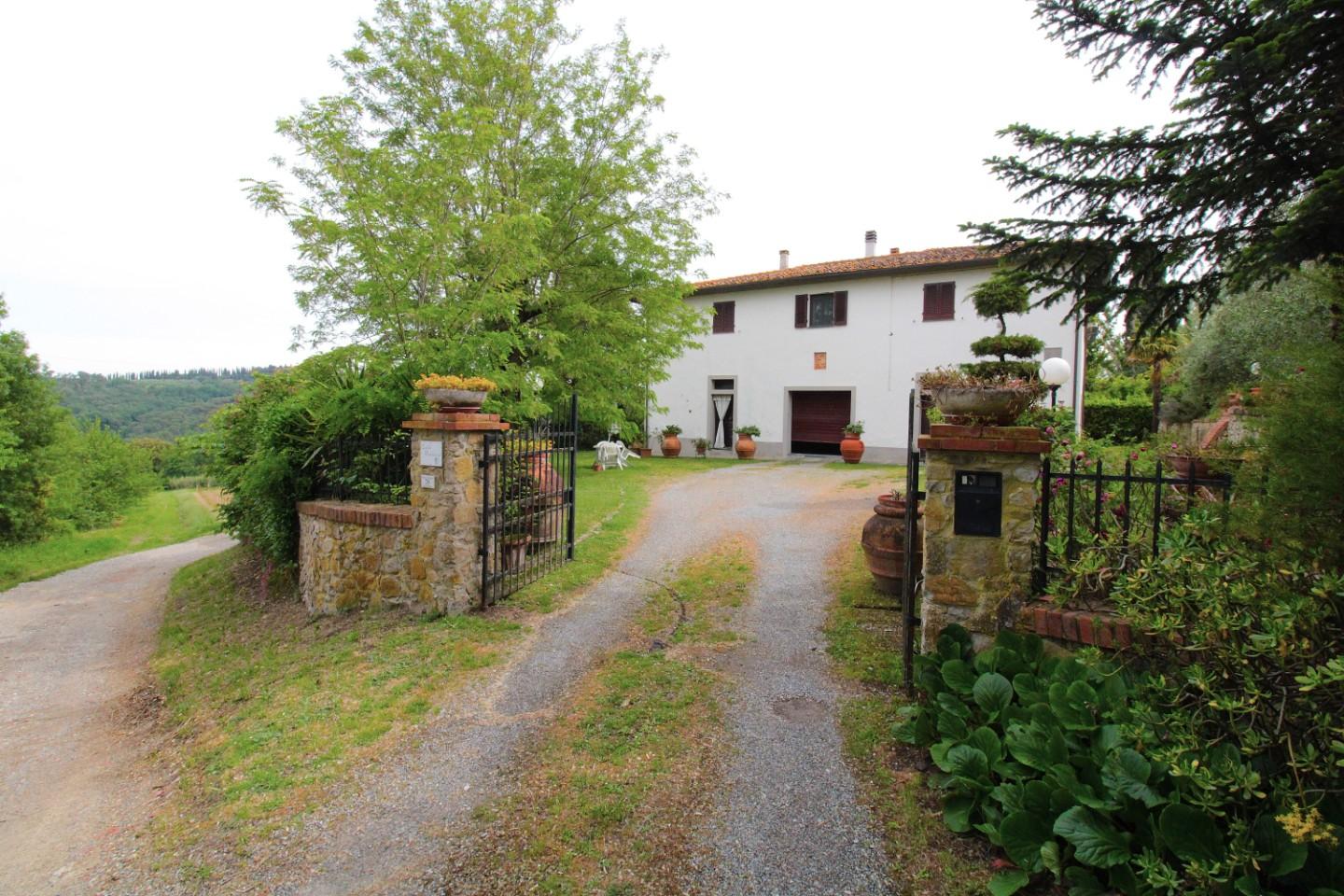 Villa Quadrifamiliari con giardino, Peccioli ghizzano