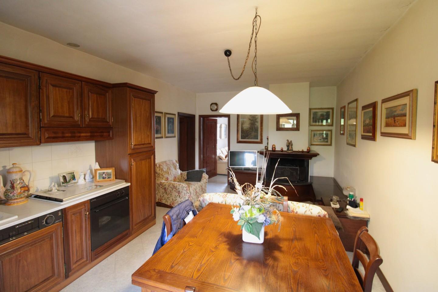 Villa Quadrifamiliari con giardino, Peccioli ghizzano