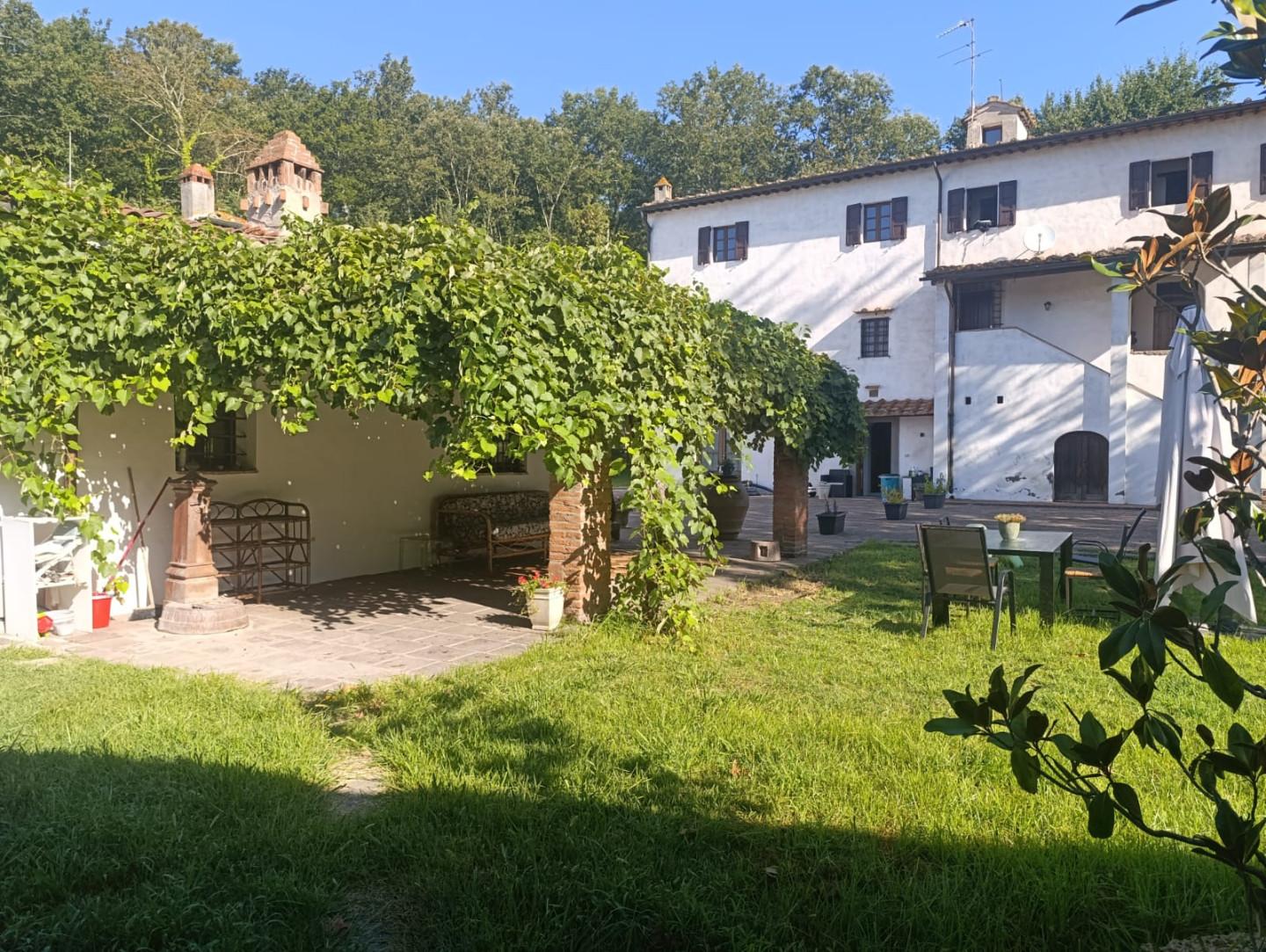 Bilocale arredato in affitto a Calcinaia