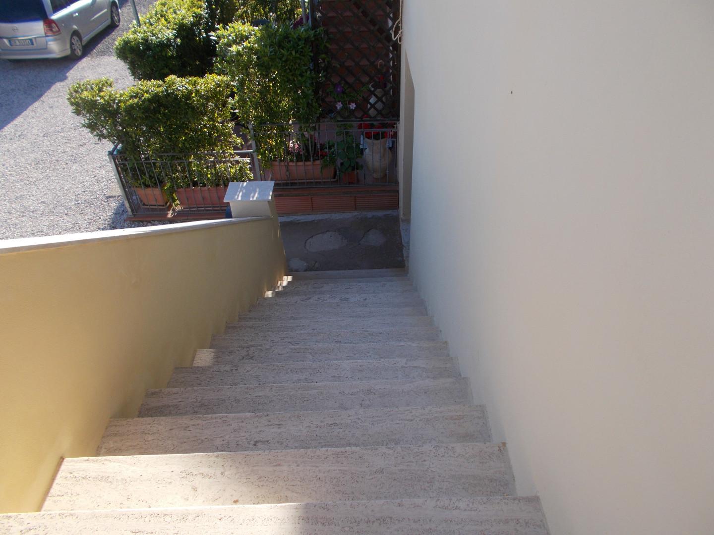 Quadrilocale arredato in affitto a Calcinaia