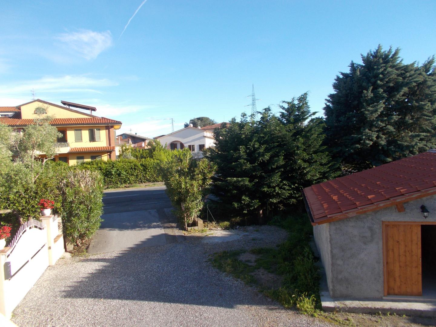 Quadrilocale arredato in affitto a Calcinaia