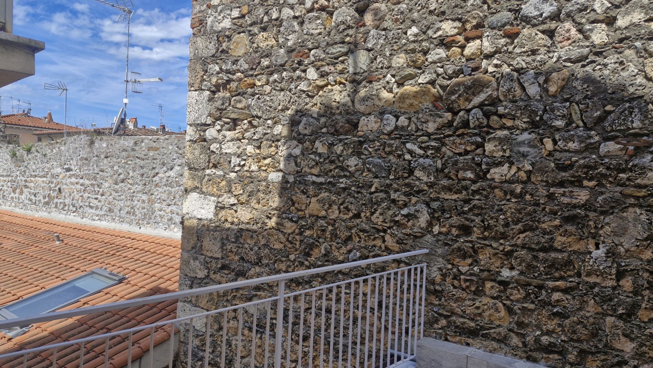 Trilocale con terrazzo a Pietrasanta