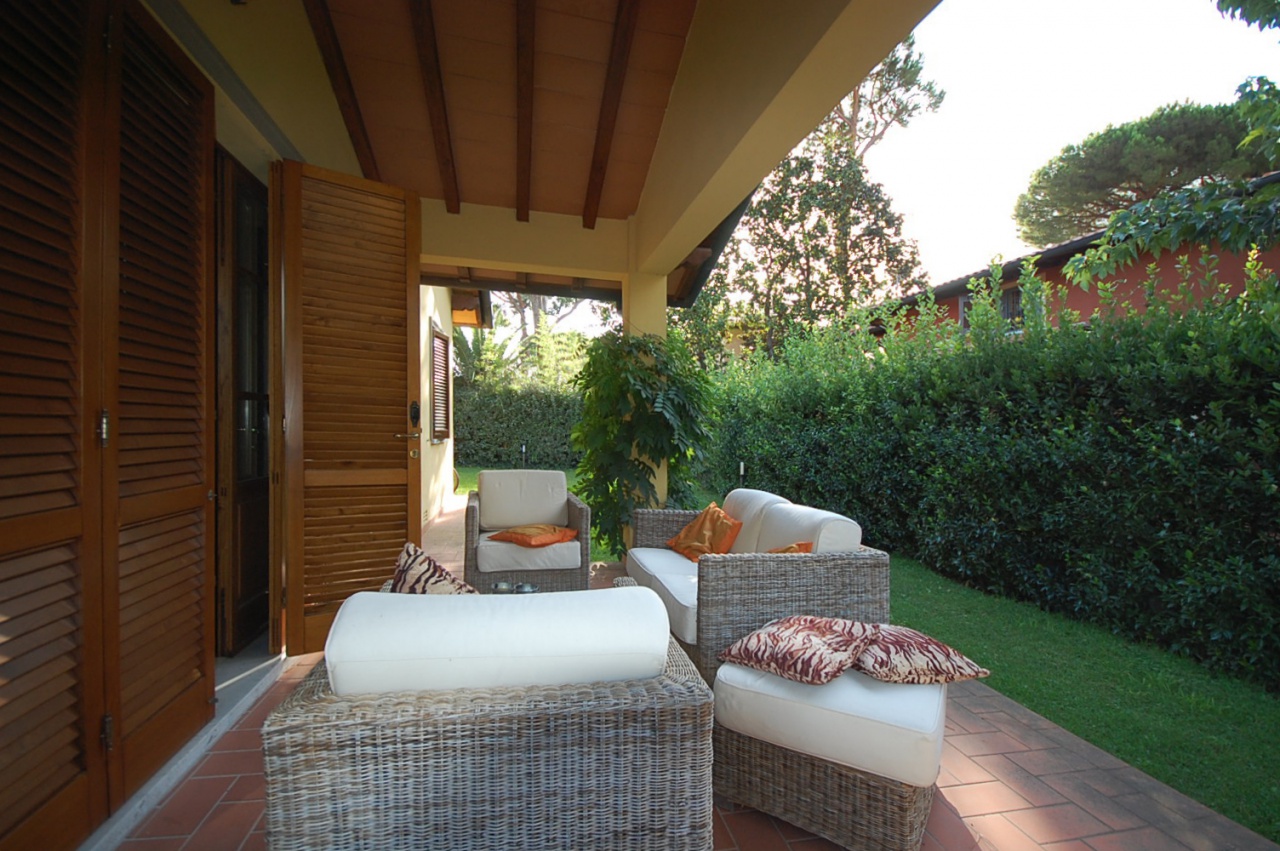 Villa con giardino a Pietrasanta