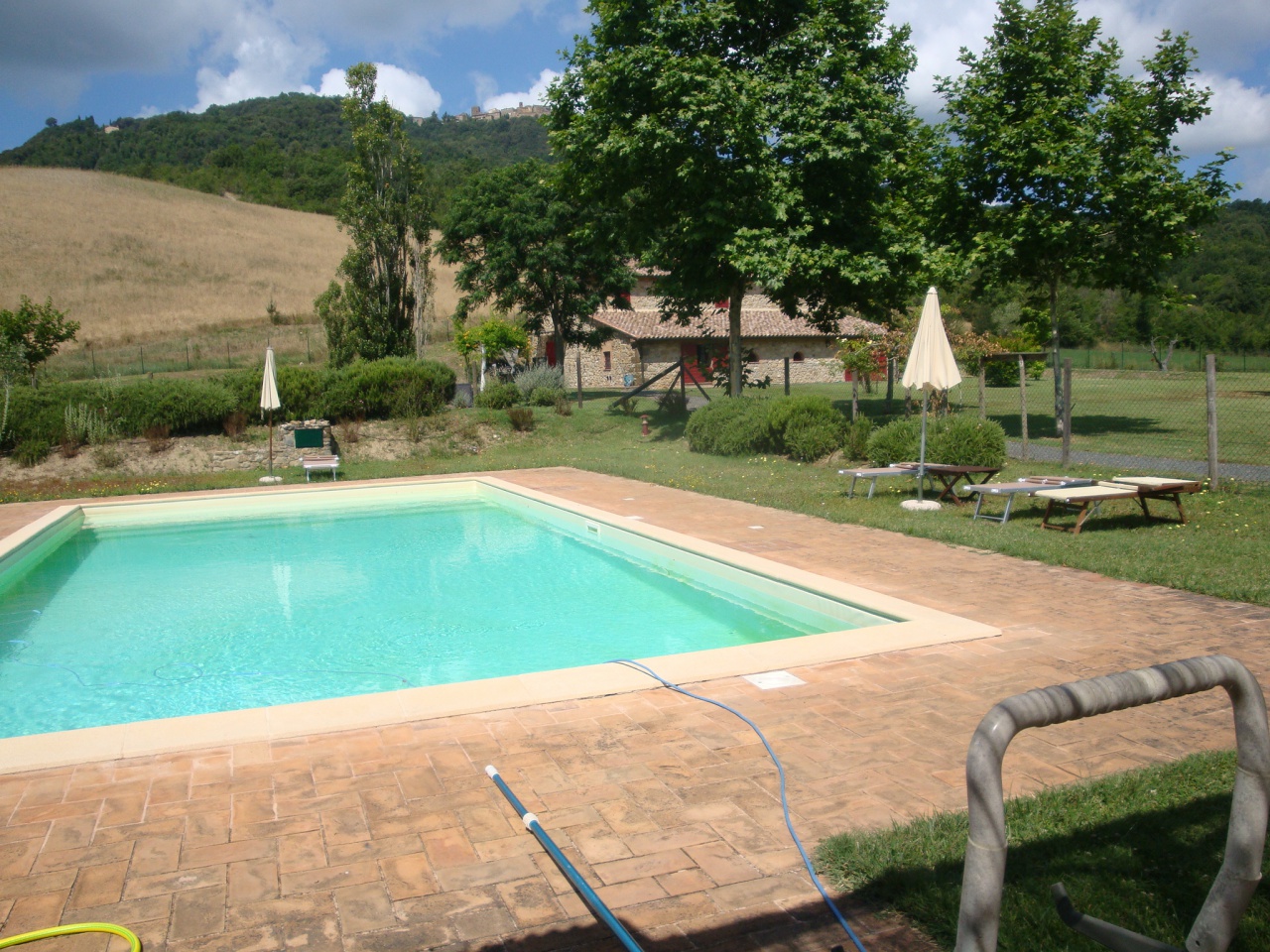 Rustico con giardino a Montecatini Val di Cecina