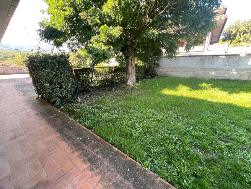 Casa indipendente con giardino a Carmignano