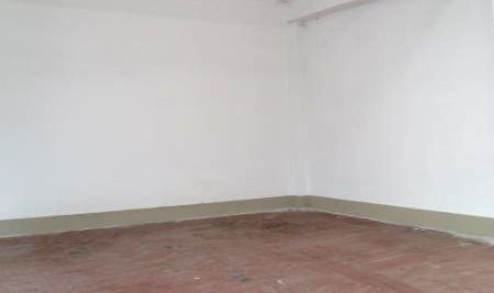 Laboratorio con giardino a Prato