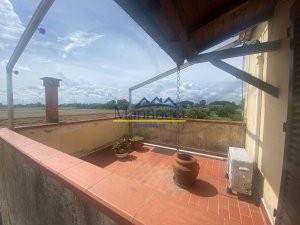 Attico con terrazzo, Pisa riglione oratoio