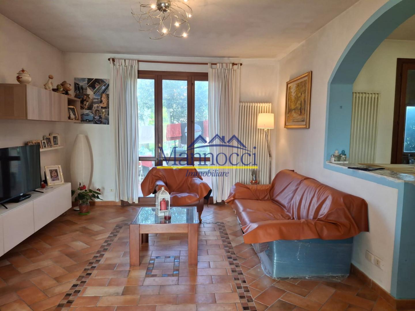 Villa Bifamiliare con giardino, Cascina titignano