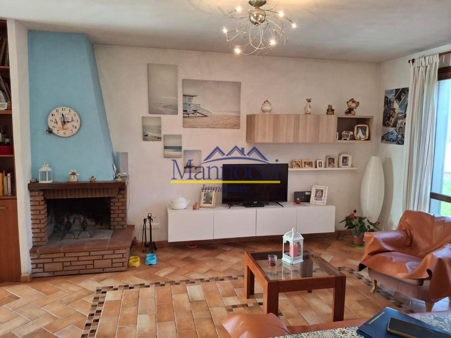 Villa Bifamiliare con giardino, Cascina titignano