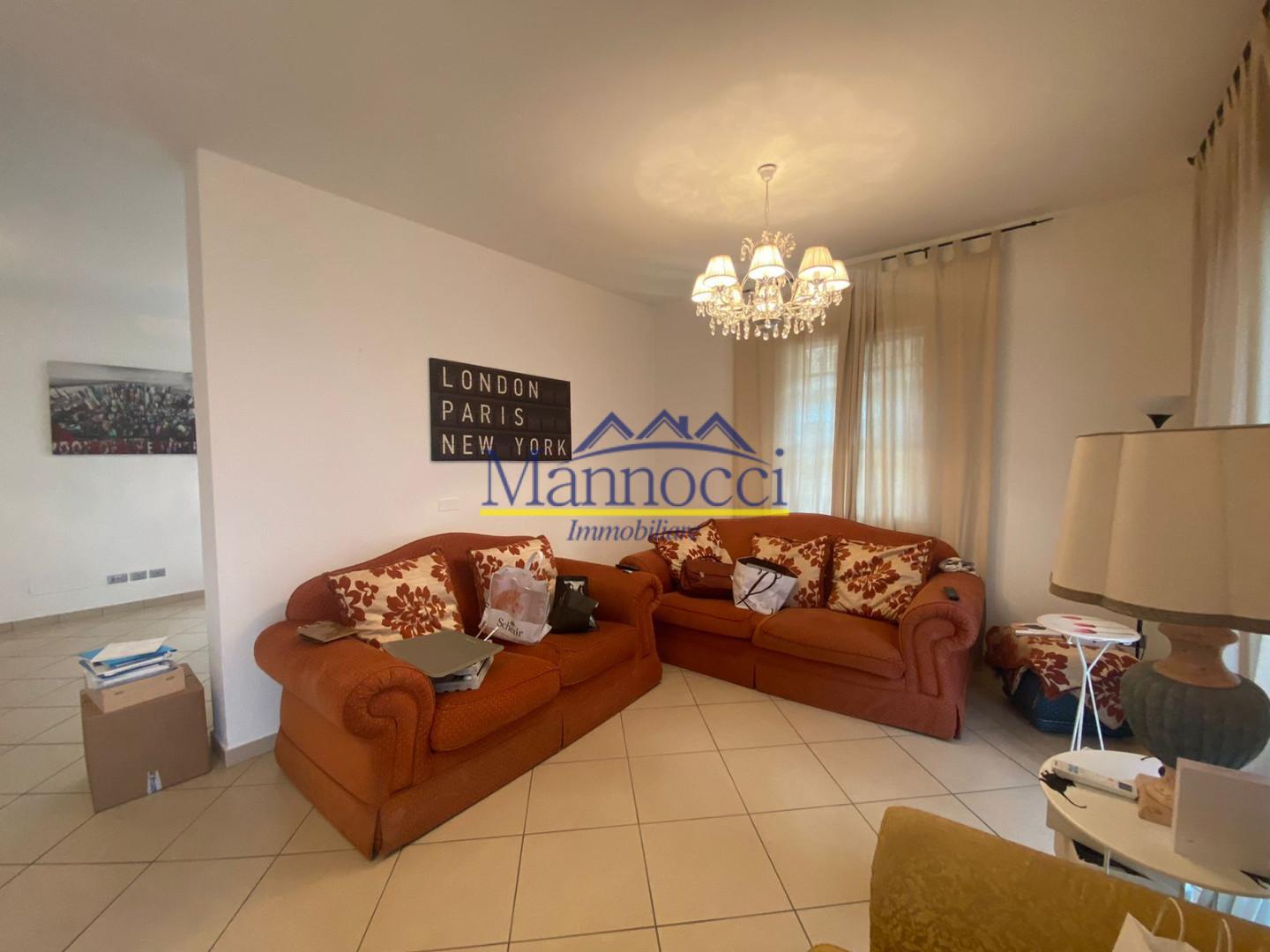 Villa Bifamiliare con giardino, Cascina titignano