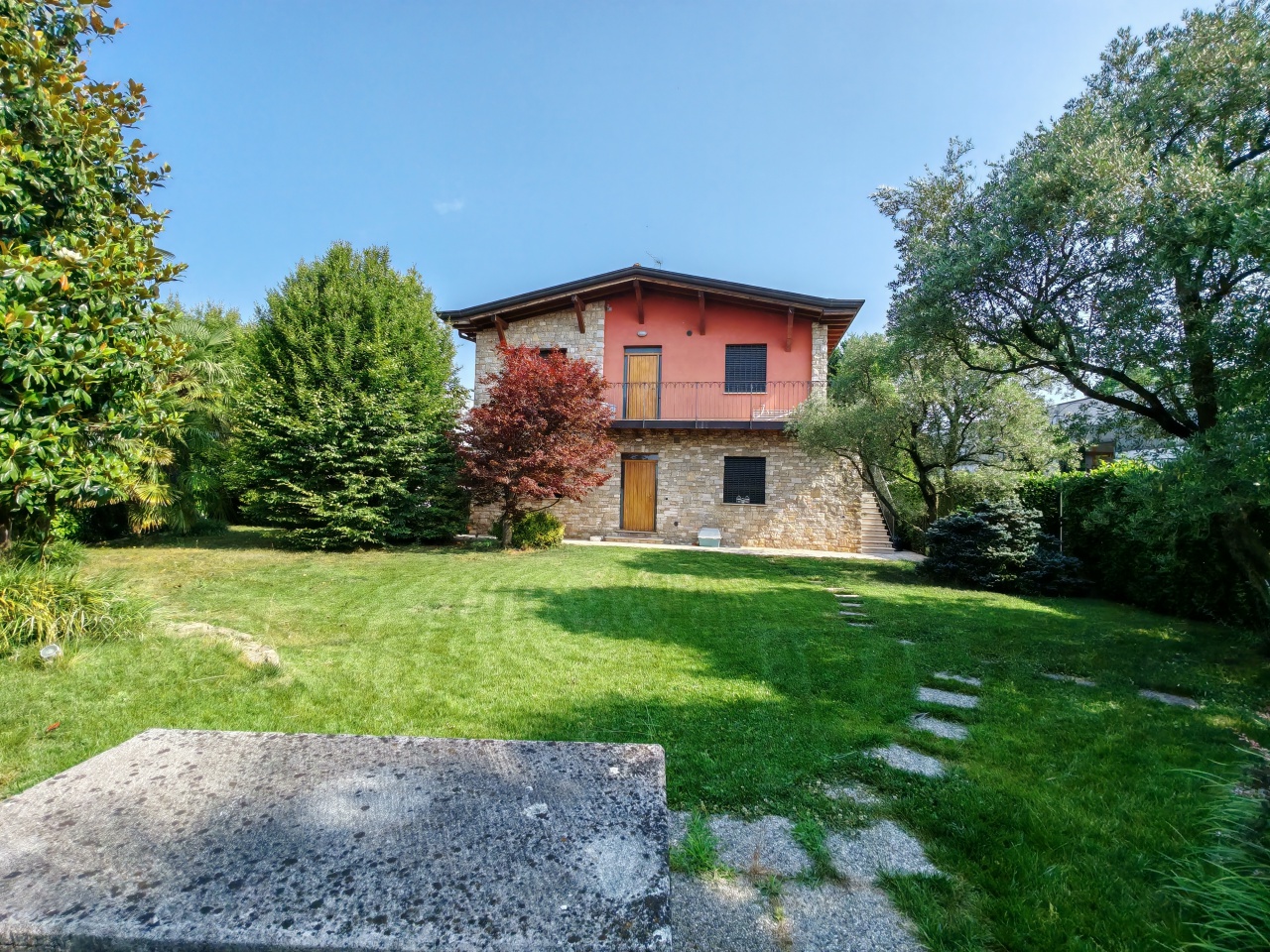Villa con terrazzo in via galimberti, Scanzorosciate