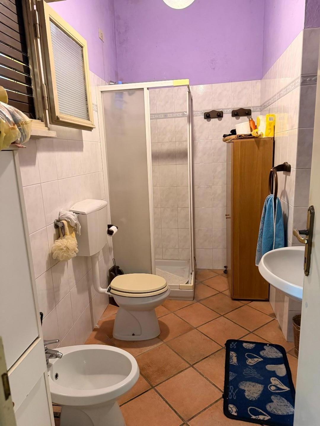 Trilocale da ristrutturare, Viareggio darsena