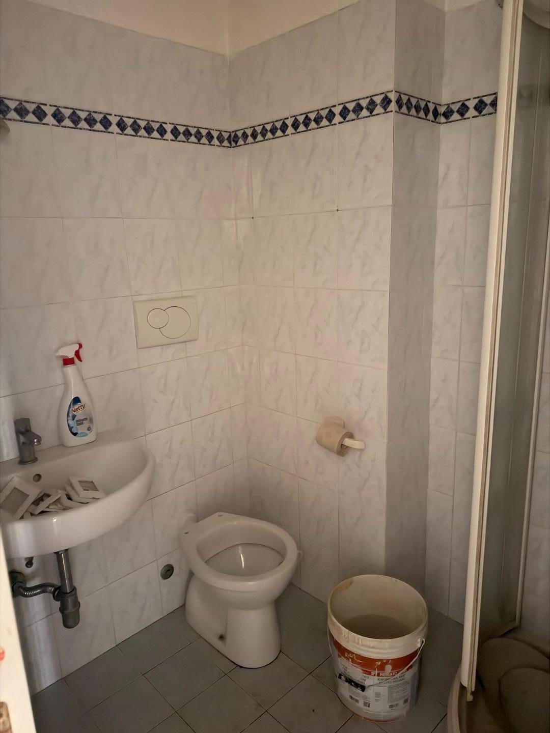 Locale commerciale in vendita, Viareggio centro pineta