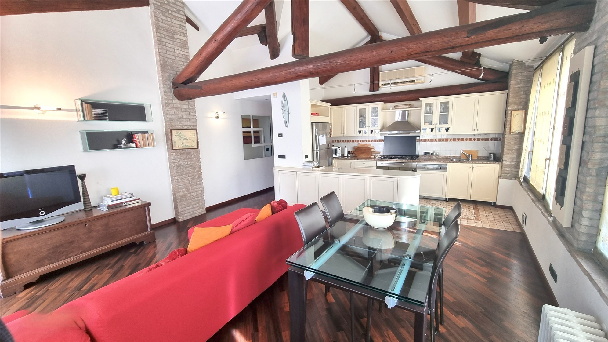 Trilocale con terrazzo in strada bassa dei folli 200, Parma