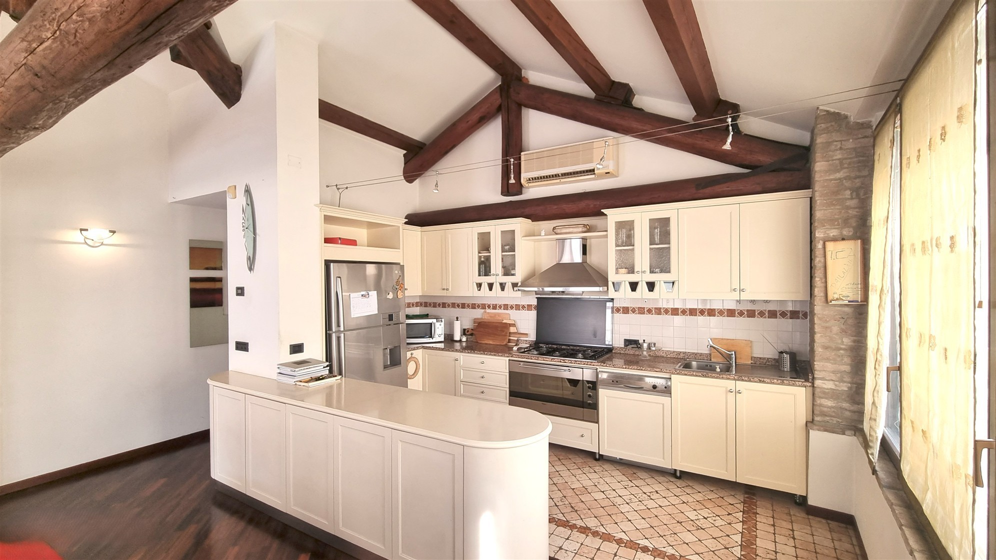 Trilocale con terrazzo in strada bassa dei folli 200, Parma